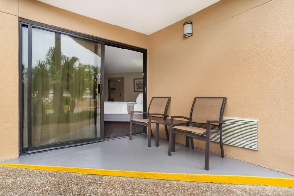 Best Western Oak Manor image 12