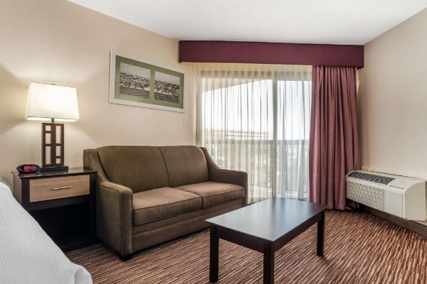 Best Western Oak Manor image 9